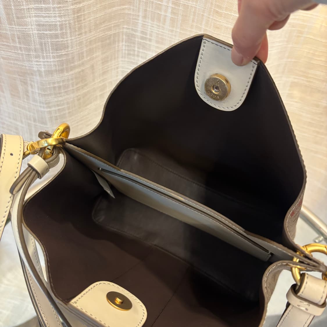 정품 헤지스 버킷 투웨이 토트백     상품이미지9