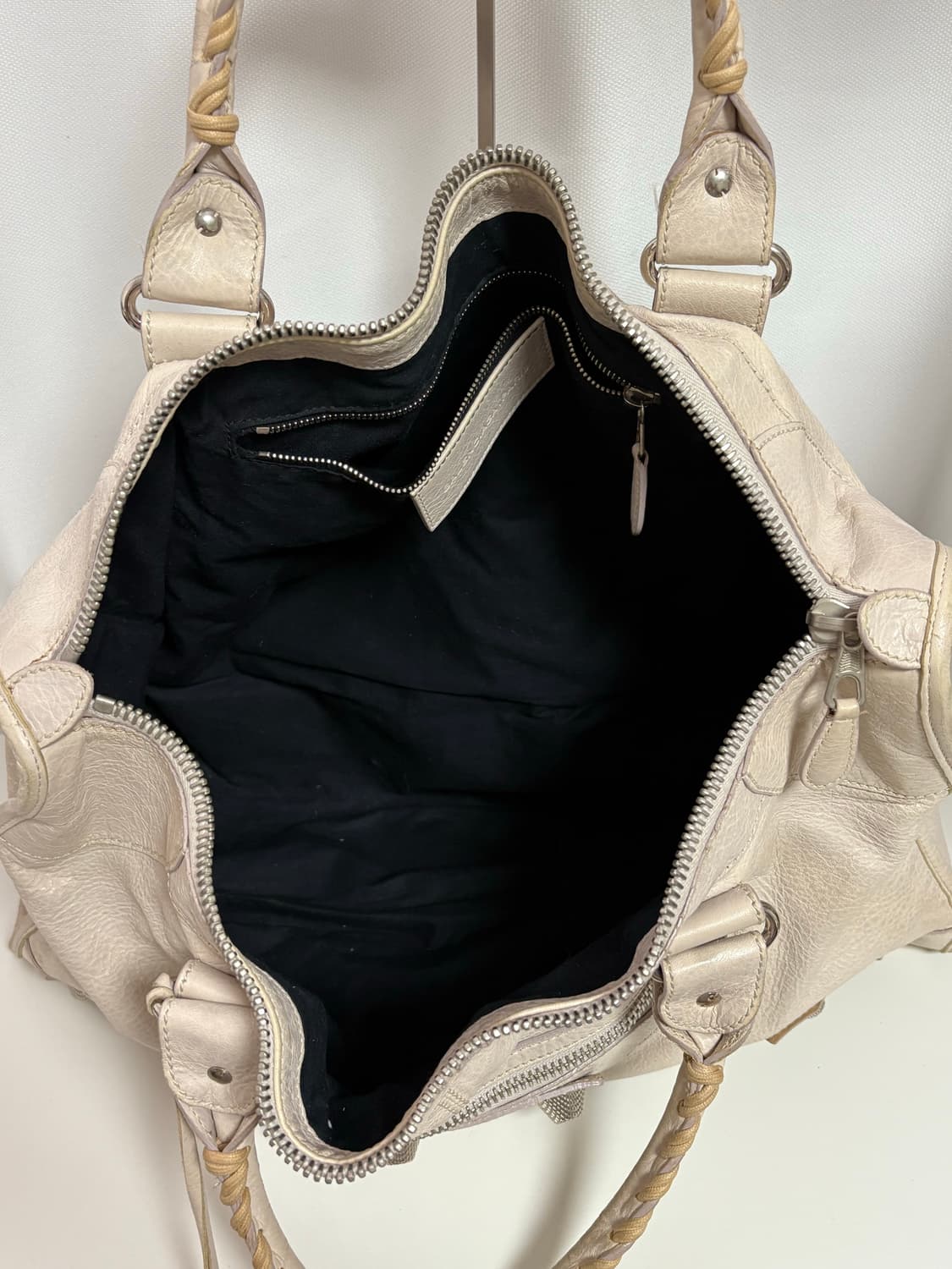 발렌시아가 자이언트 워크 모터백 상품이미지7