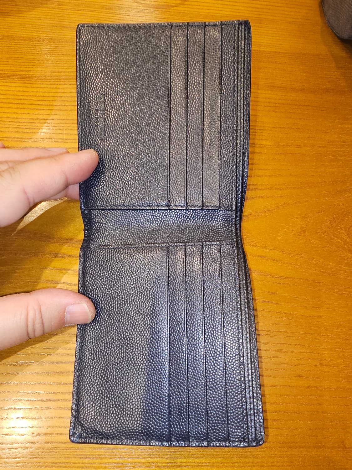 생로랑 블랙 레더 반지갑 상품이미지5