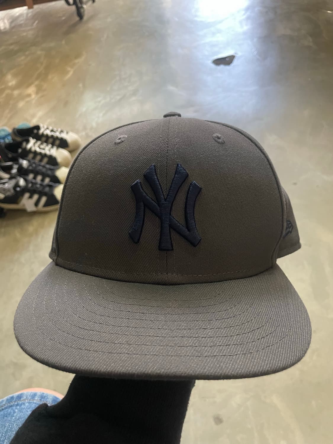 뉴에라 뉴욕 양키스 그라파이트 8( 63.5cm ) 상품이미지2