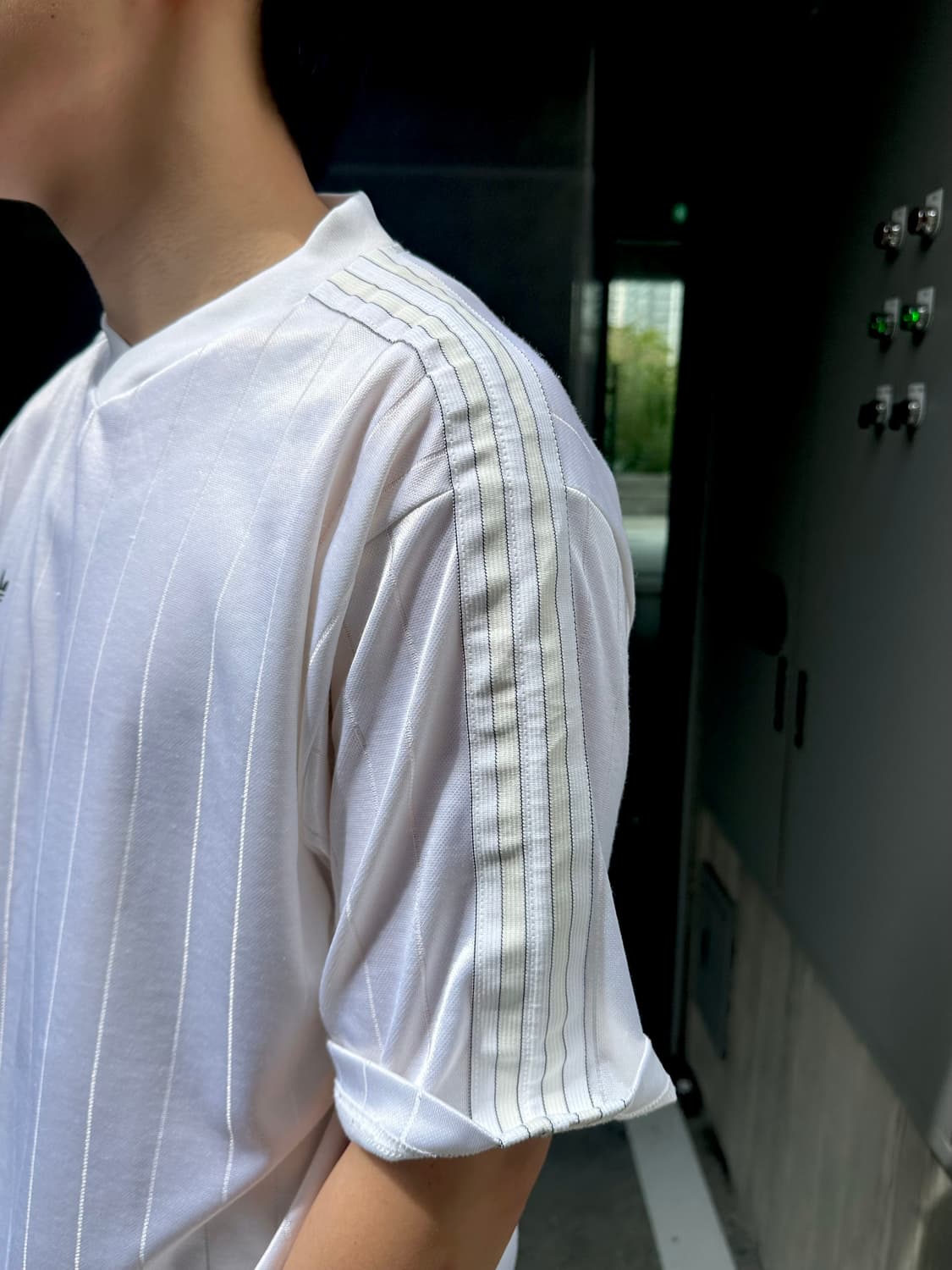90‘s Adidas logo material line Topwear 상품이미지7