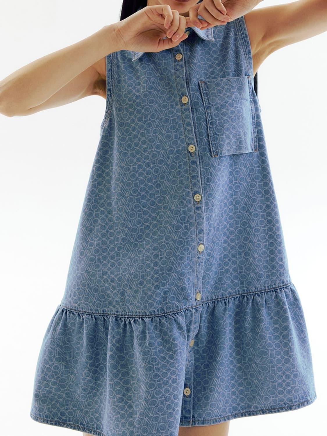 CHOWOO 슬리브리스 A라인 프릴디자인 자카드 패턴 데님 청 원피스 상품이미지4