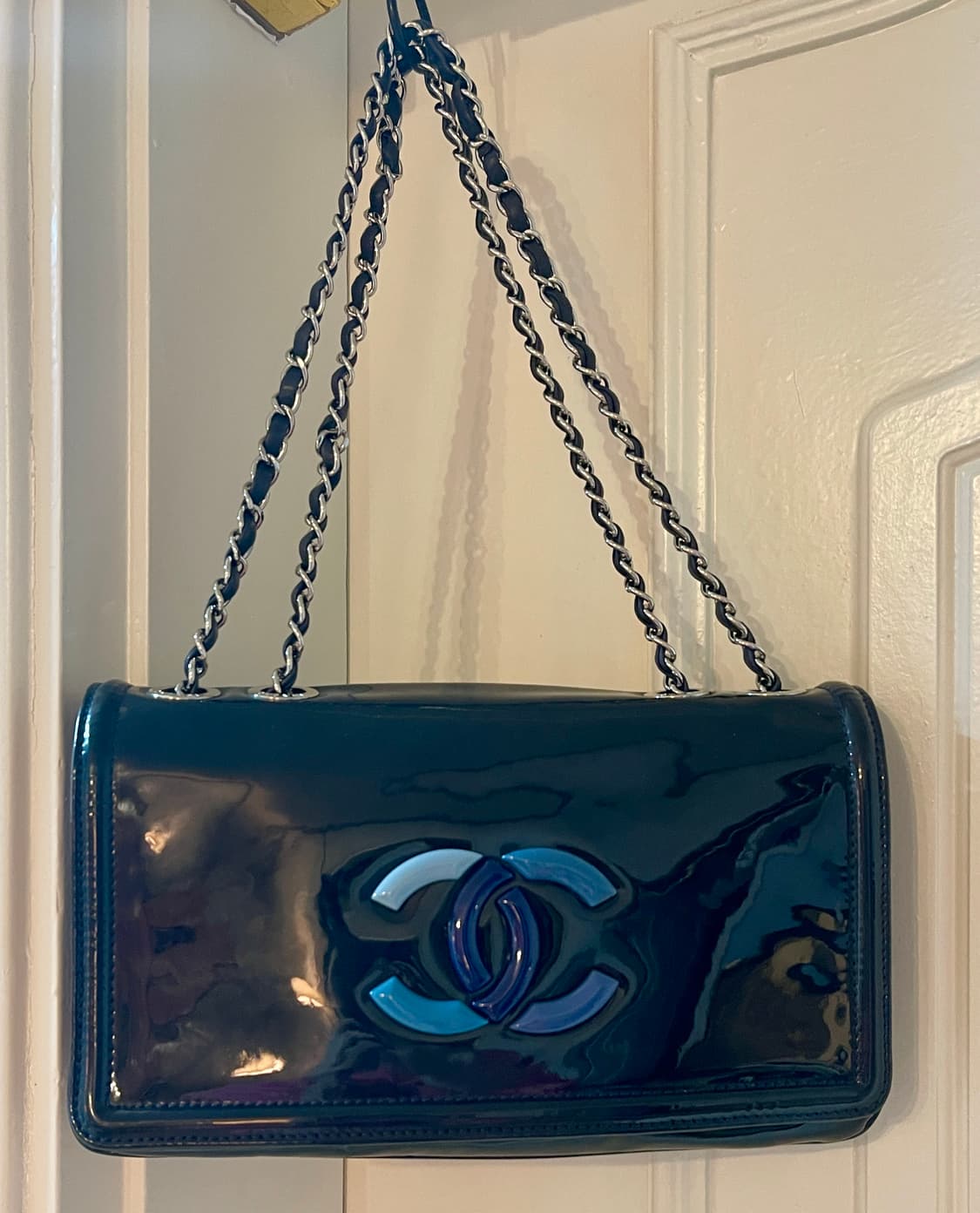 샤넬 레어템13번대 립스틱 백 (네이비 콤비 CC 로고 플랩 숄더백) 상품이미지1