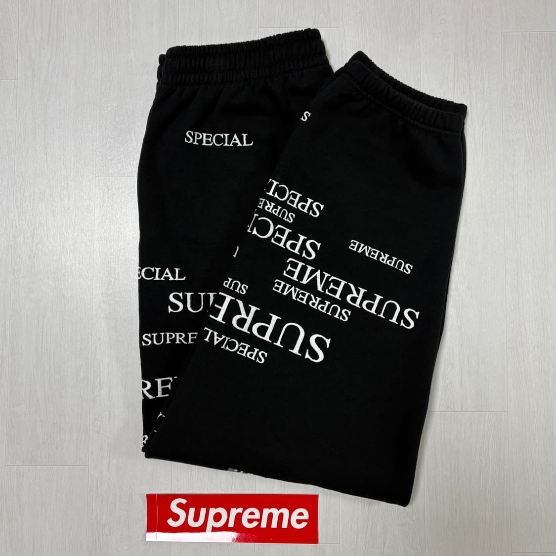 슈프림 24FW 스페셜 스웻팬츠 블랙 (M) 상품이미지3