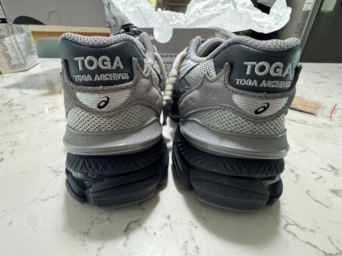 아식스 토가 그레이 230사이즈 팝니다 상품이미지3