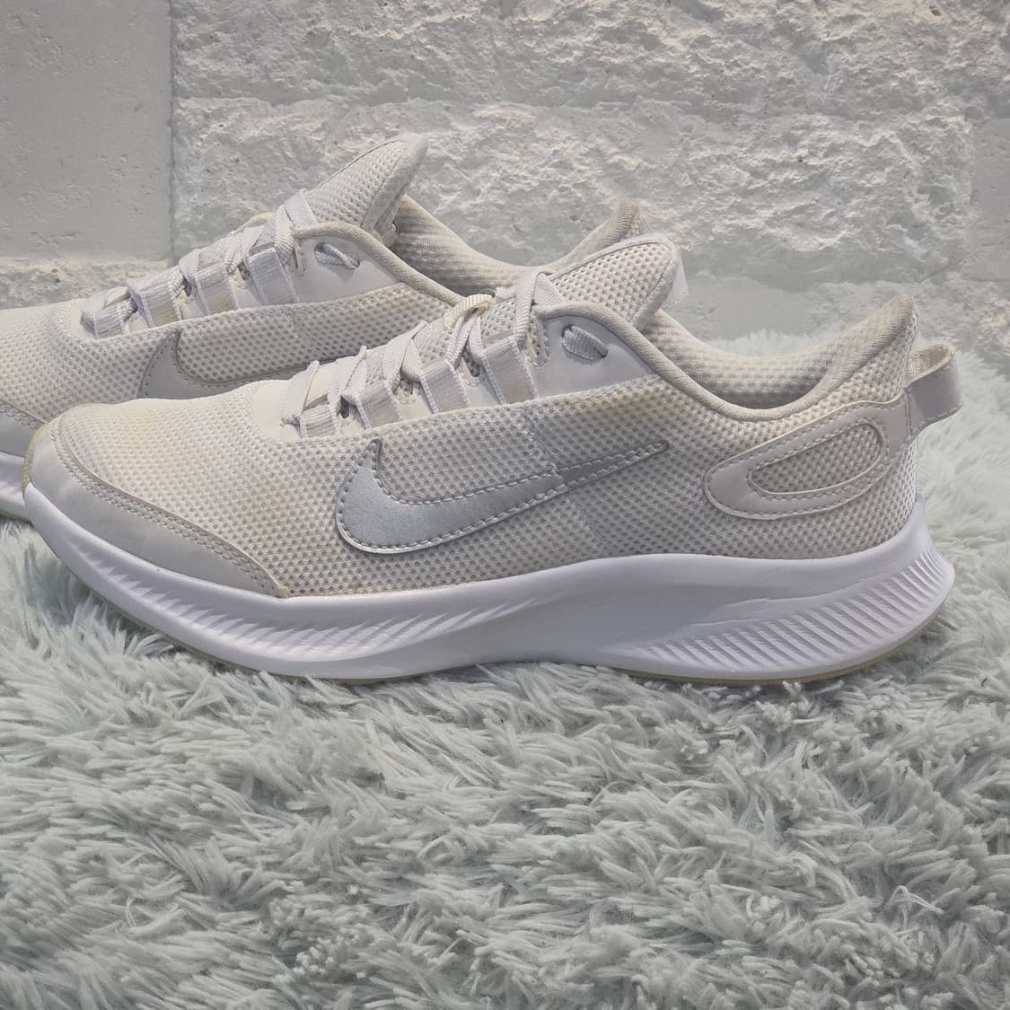 3a-7:나이키 런 스위프트 화이트(23.5cm) 상품이미지2