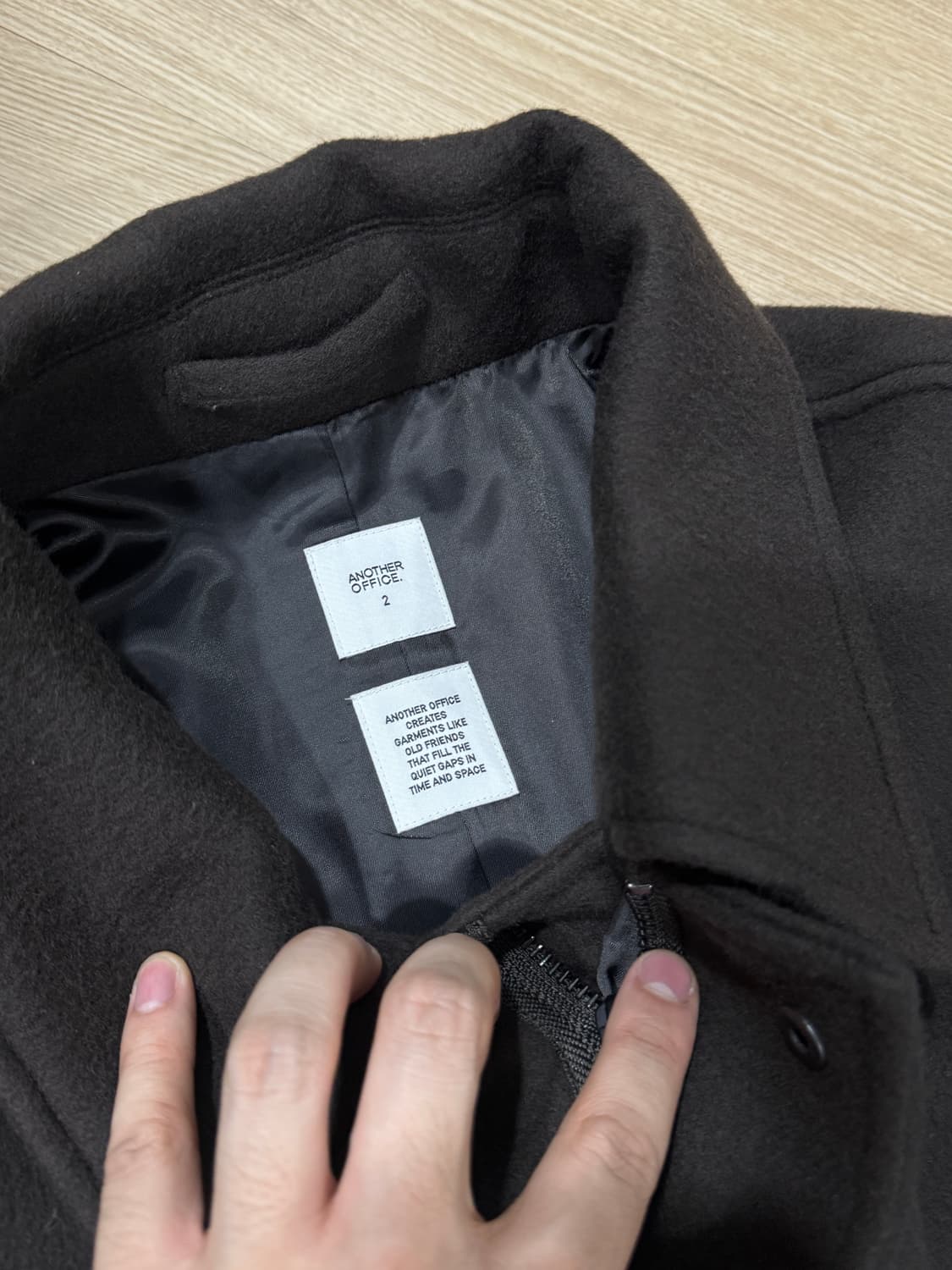 [2] 어나더오피스 25aw 라이브러리 울 모즈 코트 차콜브라운 상품이미지2