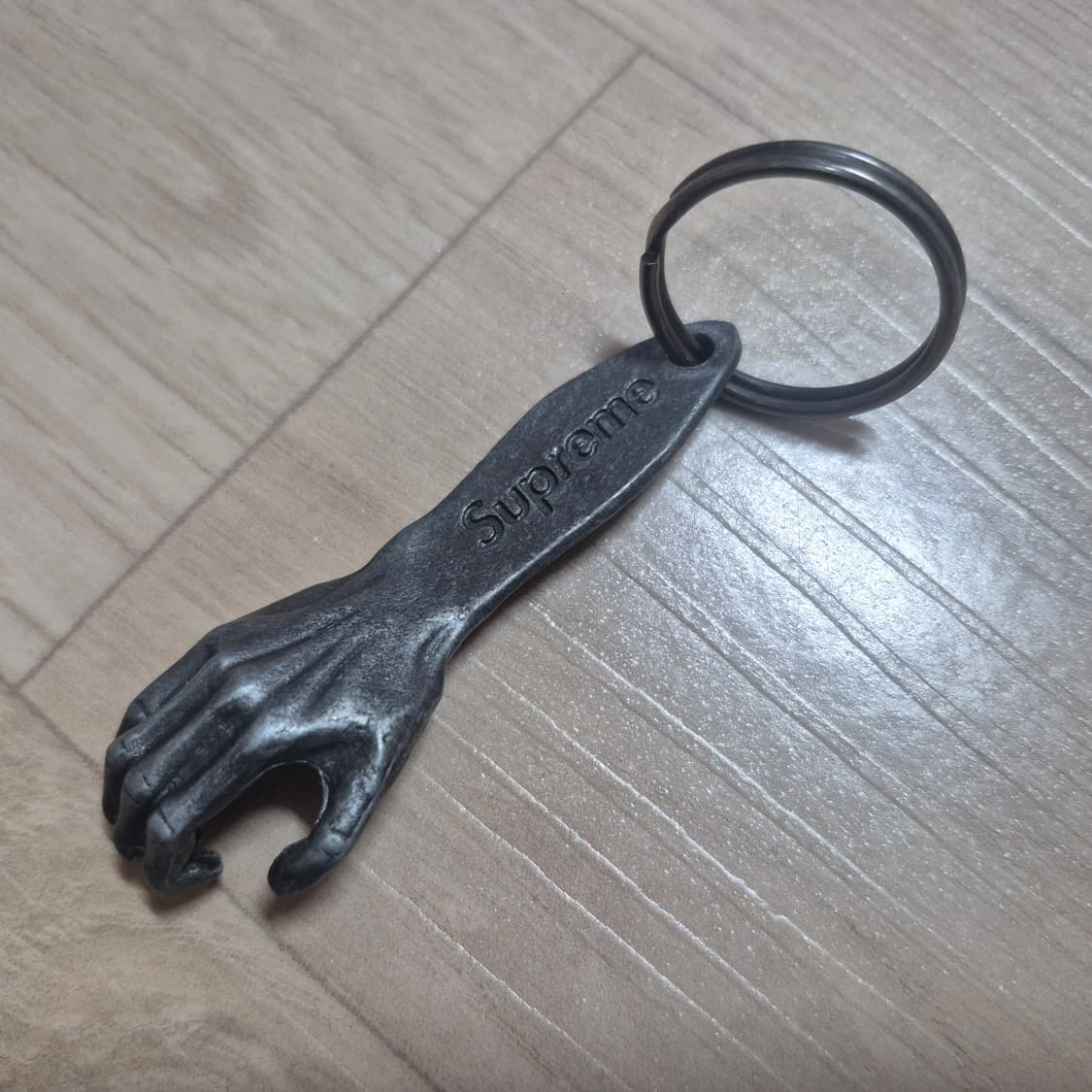 슈프림 핸드 오프너 키링 키체인 상품이미지1