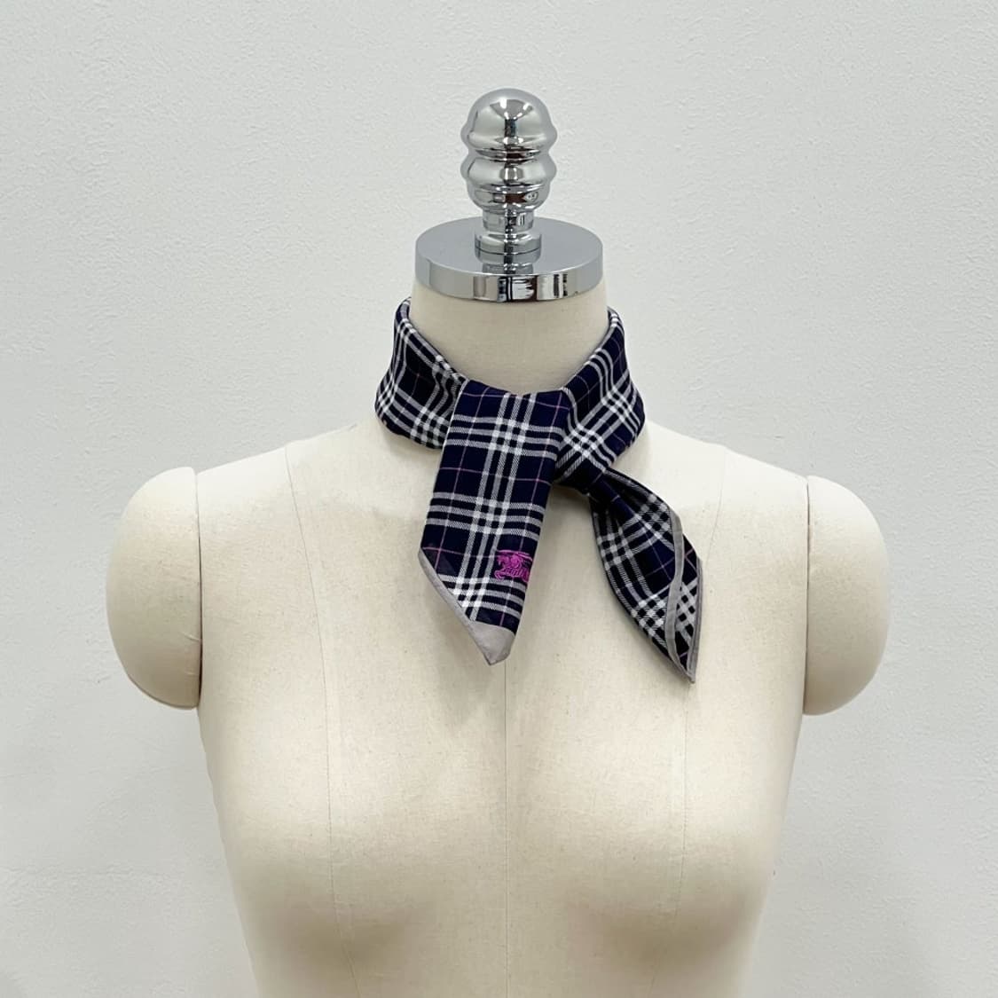 (새상품) burberry/ 버버리 쁘띠스카프 손수건 상품이미지6