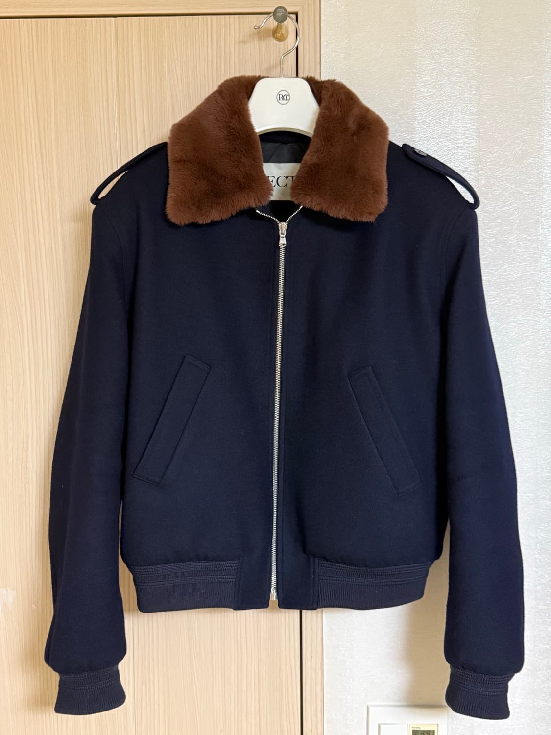 렉토 24fw 에폴렛 디테일 버진 울 자켓 상품이미지1