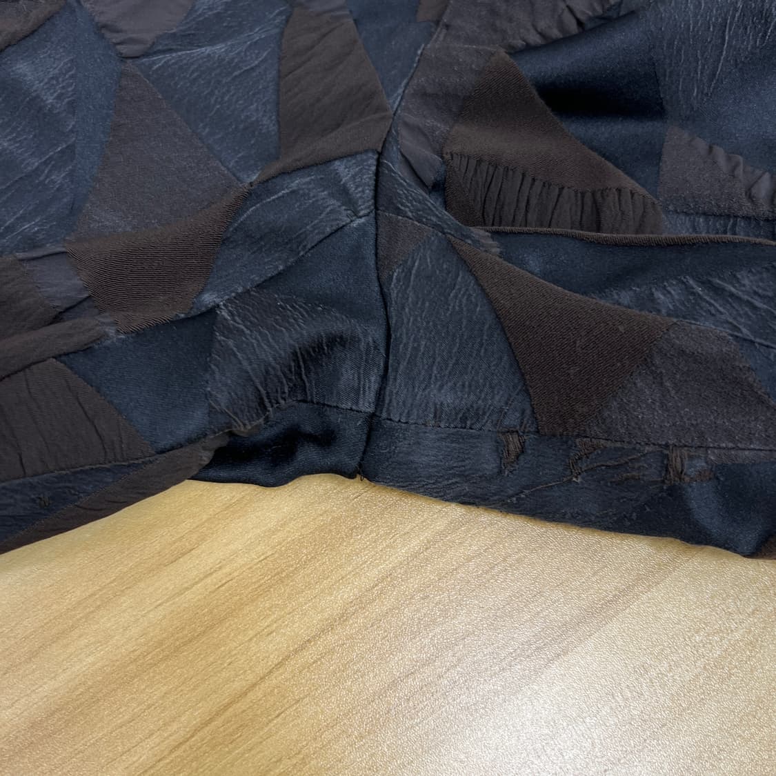 90's 이세이미야케 입체 자카드 스트레치 팬츠 상품이미지9