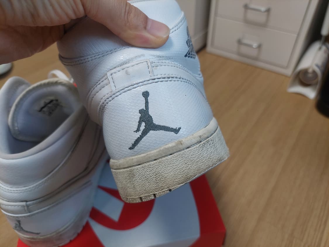 나이키 에어 조던 1 미드 '화이트 쿨그레이' 상품이미지7