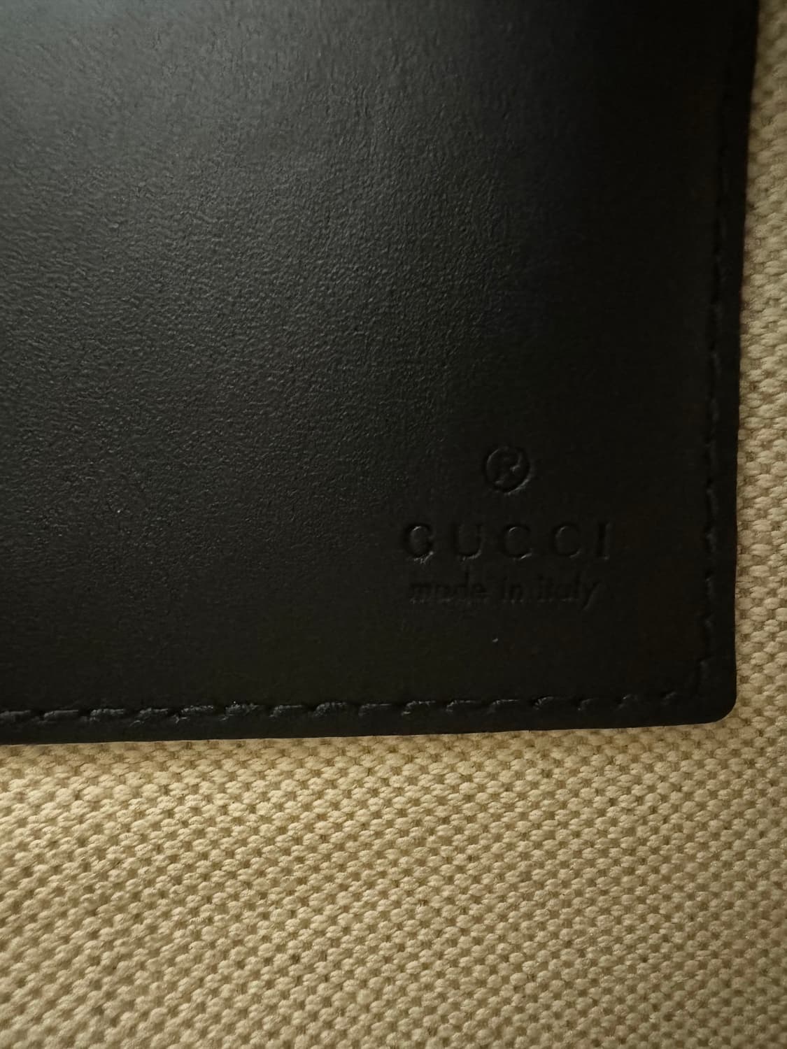 구찌 수프림 꿀벌 클러치백 감정서O 상품이미지5