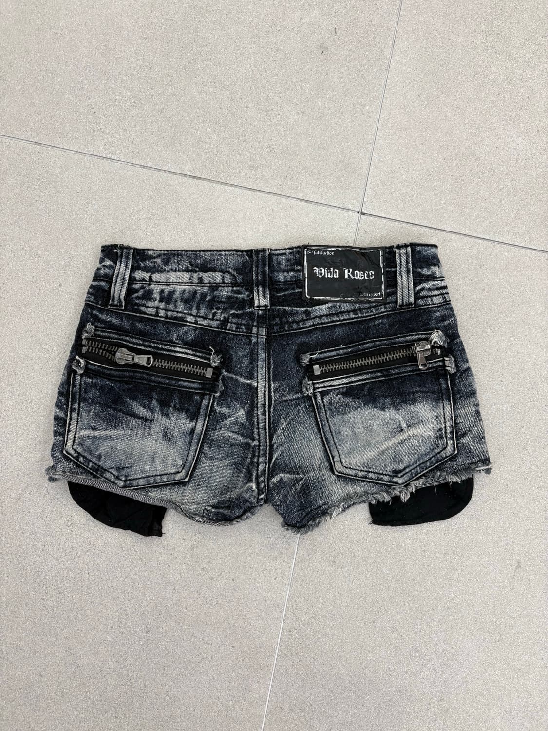 스터드 워싱 숏츠 상품이미지4