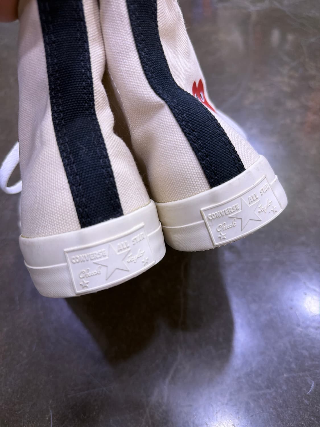 컨버스 꼼데가르송 싱글 하트 척 70 하이 스니커즈 275 상품이미지8