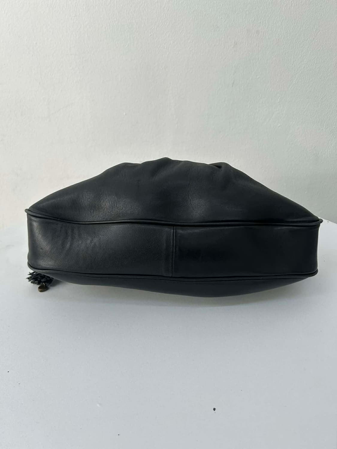 러브캣 테슬 버킷 가죽 호보 숄더백 상품이미지5