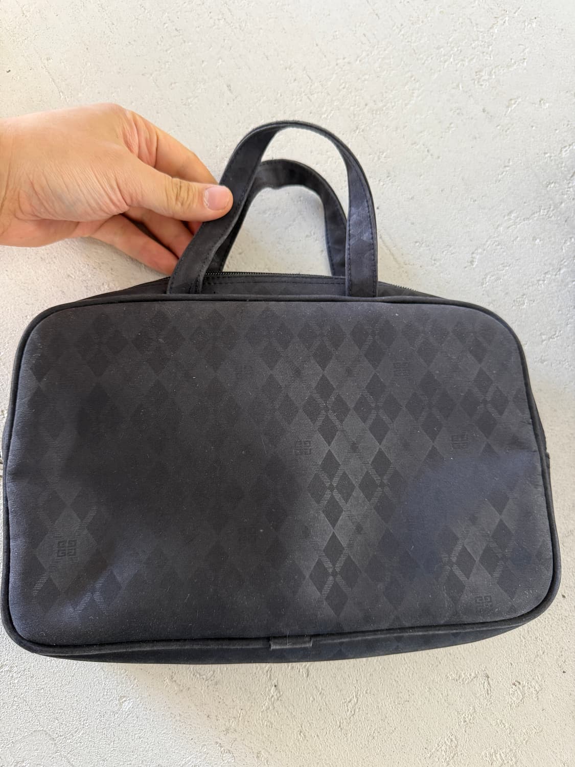 지방시 블랙 로고 파우치 가방 상품이미지3