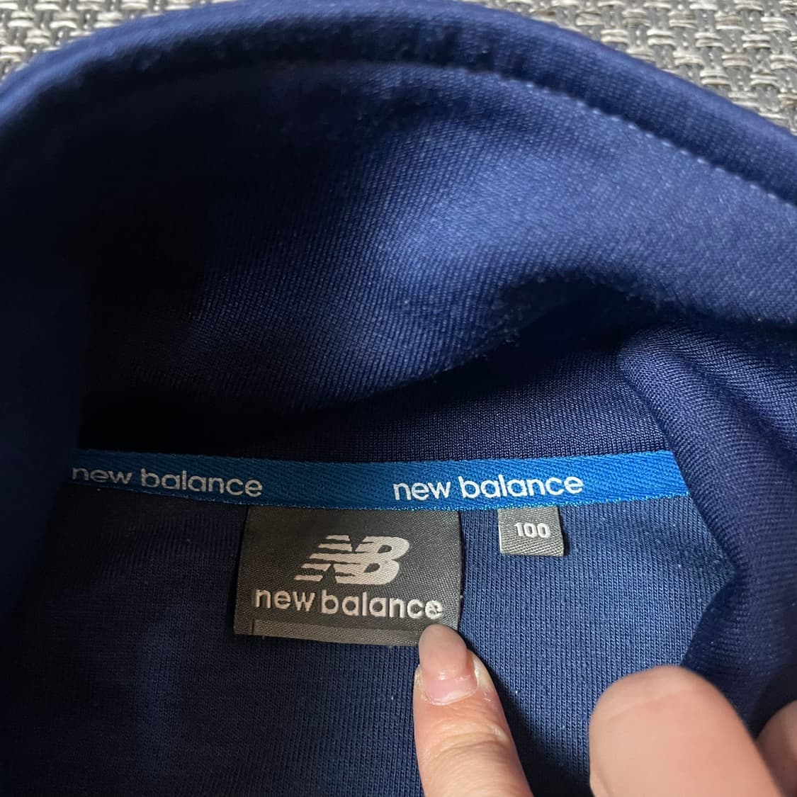 뉴발란스 로고프린팅 블루 트랙탑 져지 100 상품이미지4