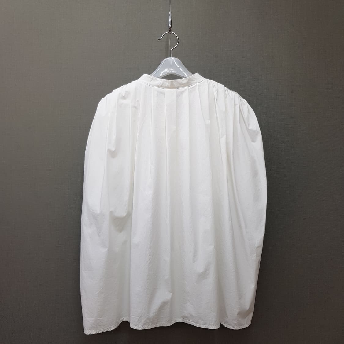 한섬 랑방 2022 볼륨 슬리브 셔링 블라우스 M사이즈 상품이미지5