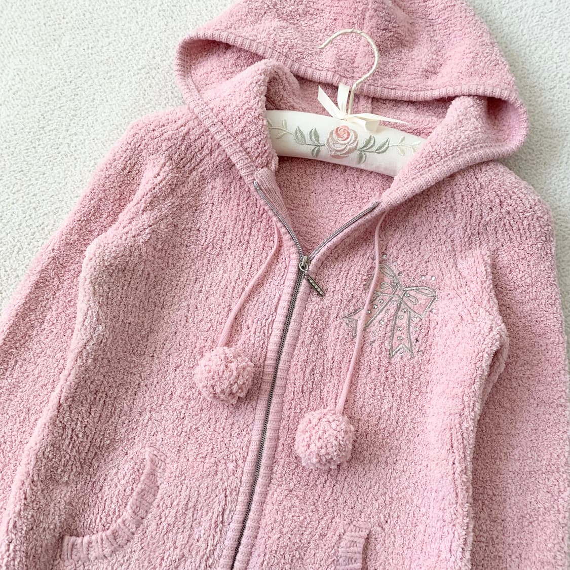 Lodispotto 로디스포토 핑크 폼폼이 후드집업 상품이미지1