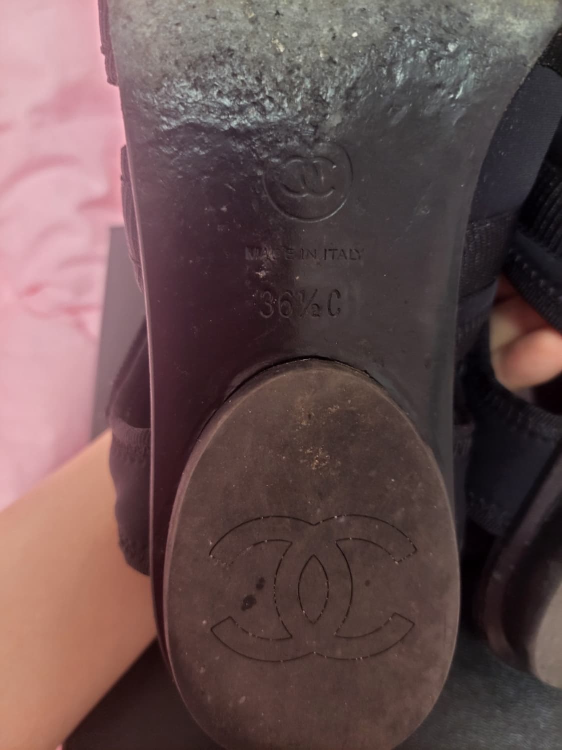 정품)급처3번신은상태좋은!샤넬 로고 블랙 벨크로 샌들 매장가270만원대 상품이미지9