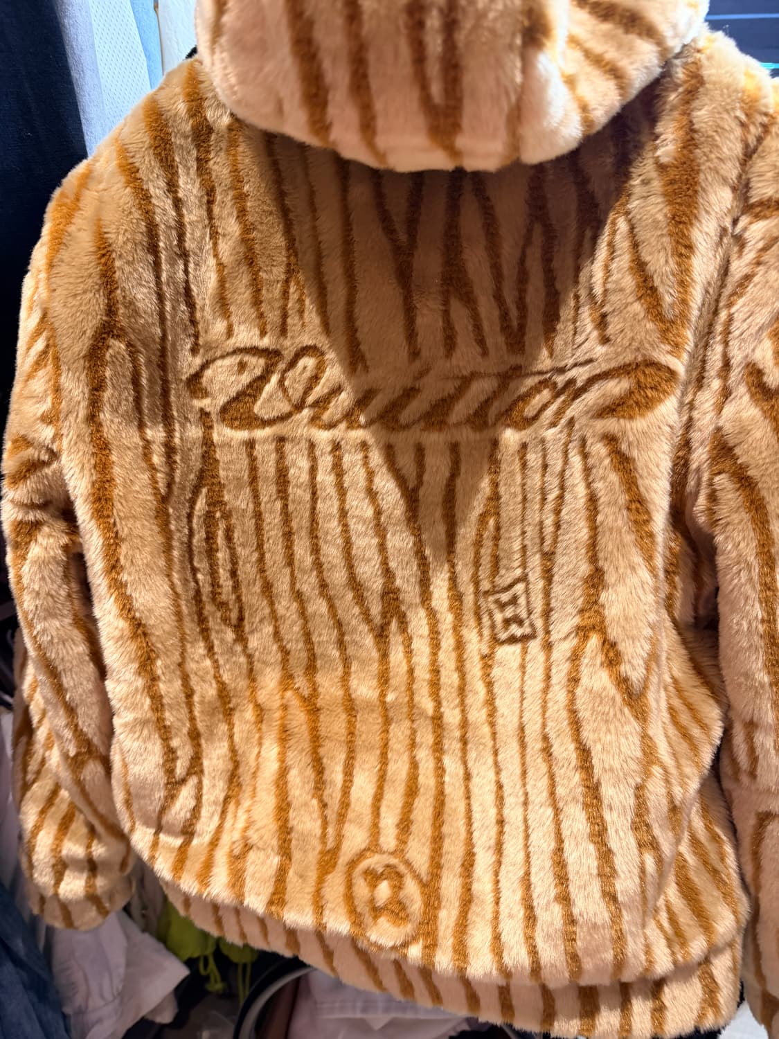 루이비통 퍼 후드집업 자켓 퍼자켓 남녀공용 상품이미지5