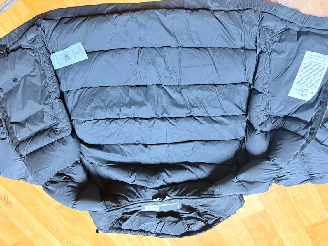 (새상품) 25fw Xl 스톤아일랜드 심리스 패딩 상품이미지2