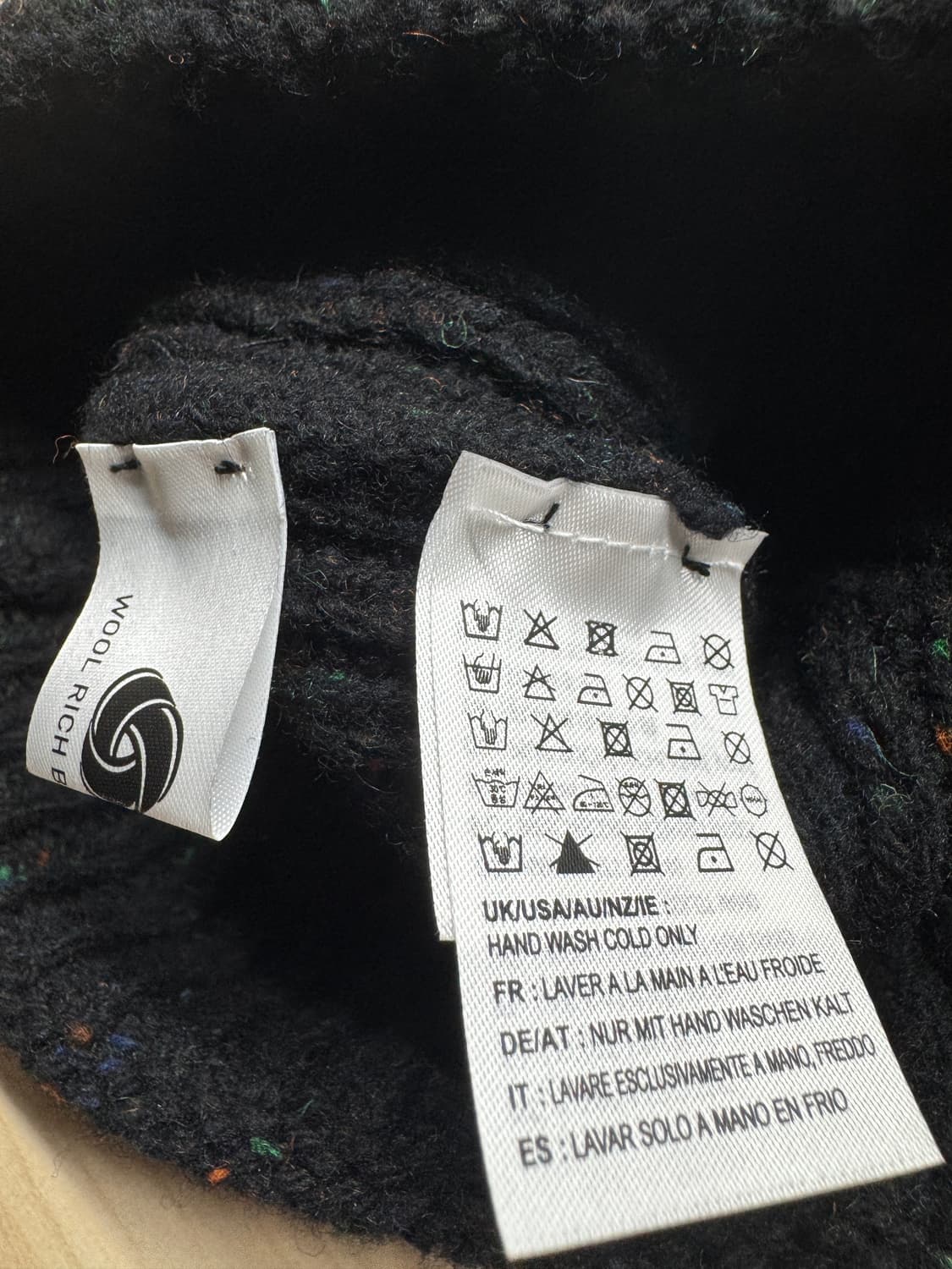 칼하트 WIP 앙글리스틱 비니 블랙 상품이미지3