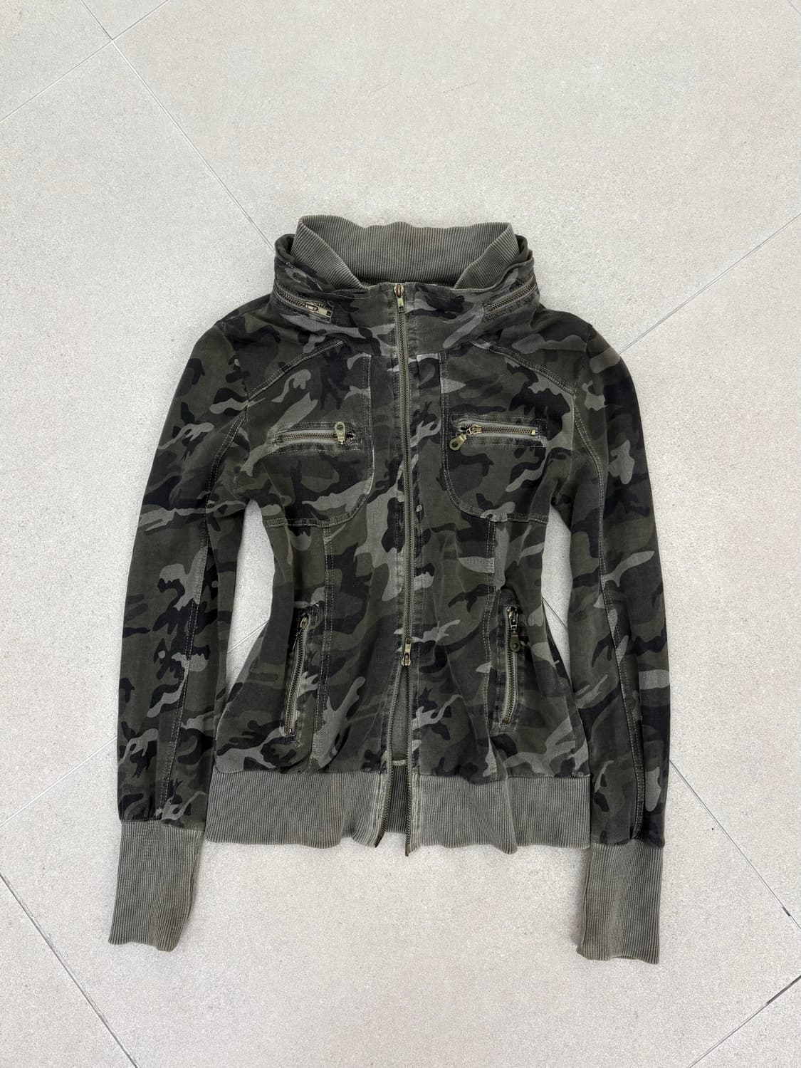 카모 투웨이 집업 상품이미지1