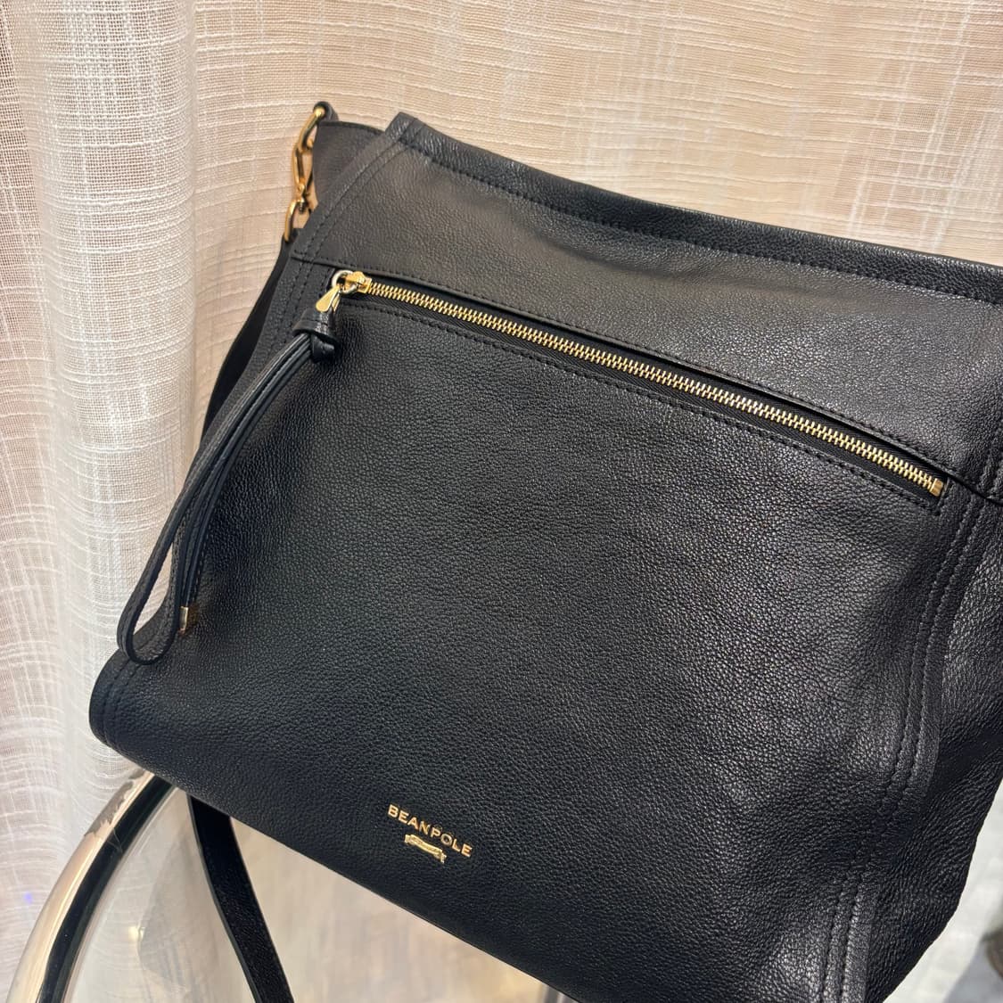 정품 빈폴 소가죽 크로스백     상품이미지4