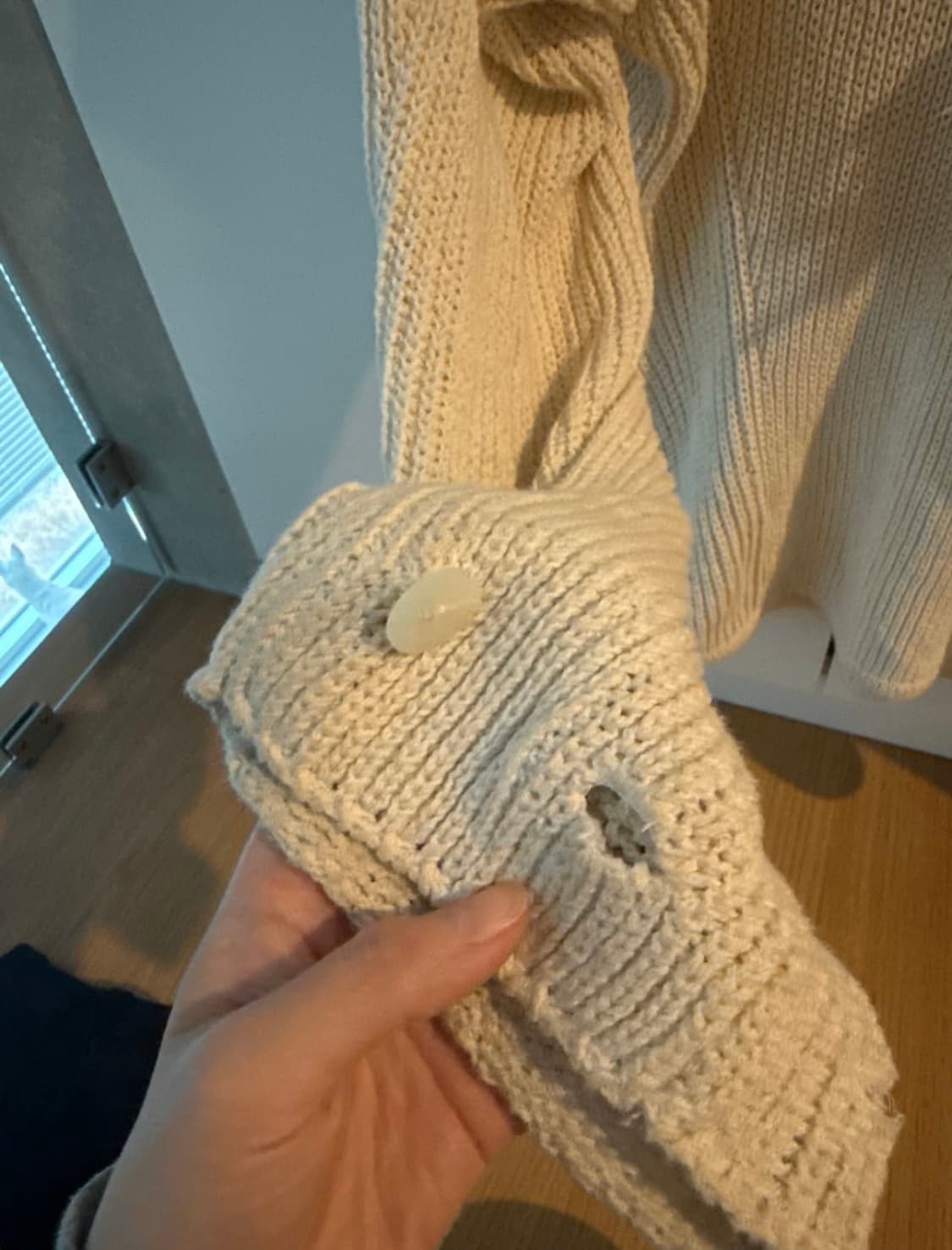 Hyeinseo oversized knit with Necklace  상품이미지4