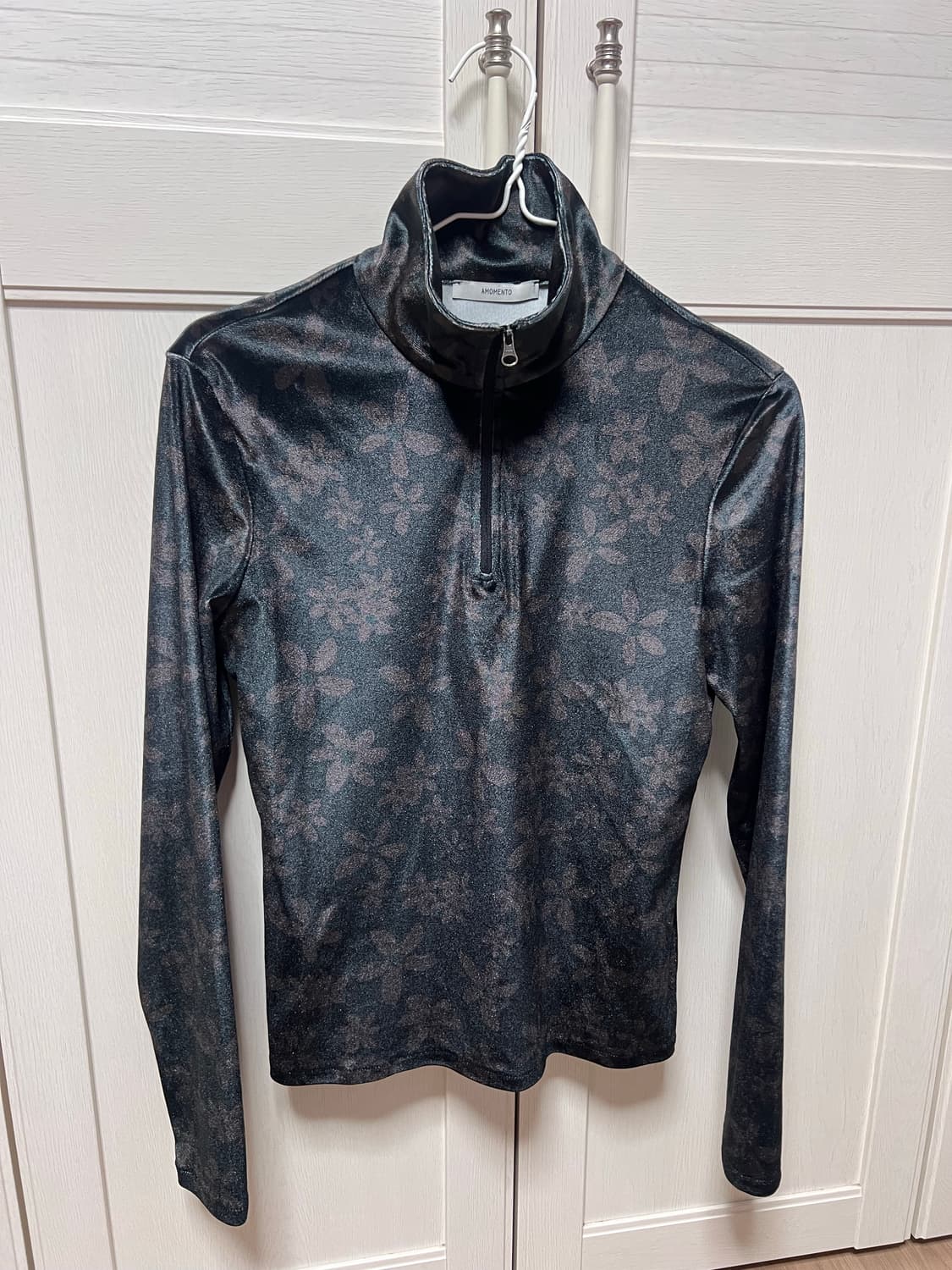 AMOMENTO 반집업 플로럴 패턴 티셔츠 상품이미지1