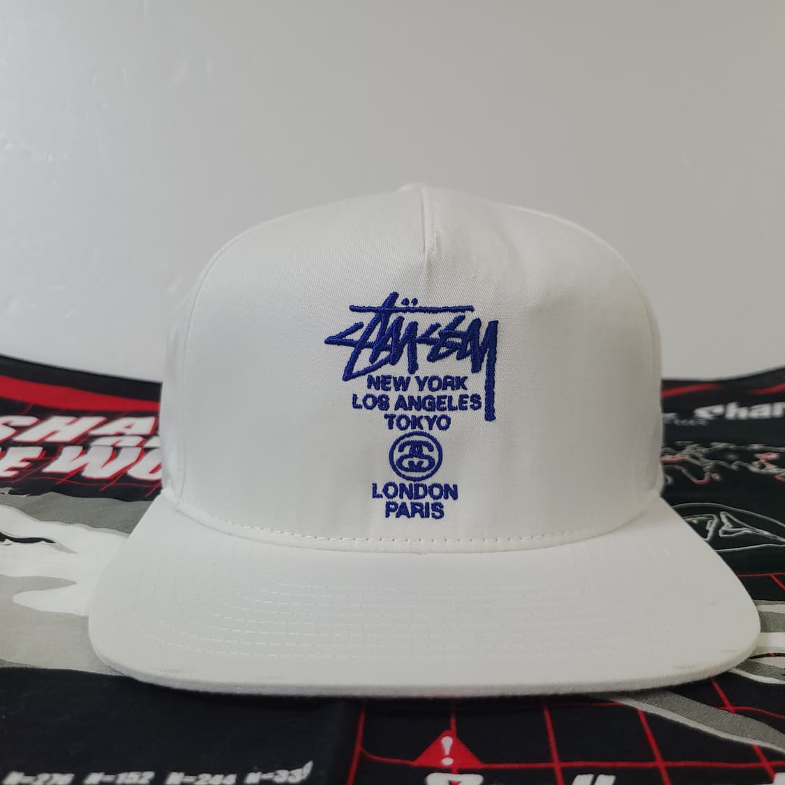 스투시 월드투어 화이트 스냅백 모자 상품이미지2
