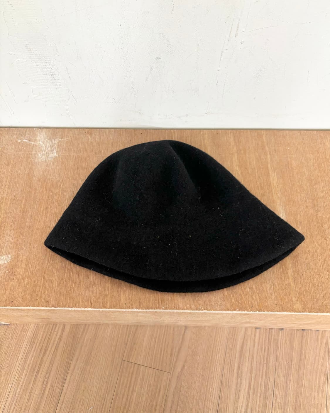 비비안 웨스트우드 라인 ORB 자수 바스크 버킷햇 상품이미지3