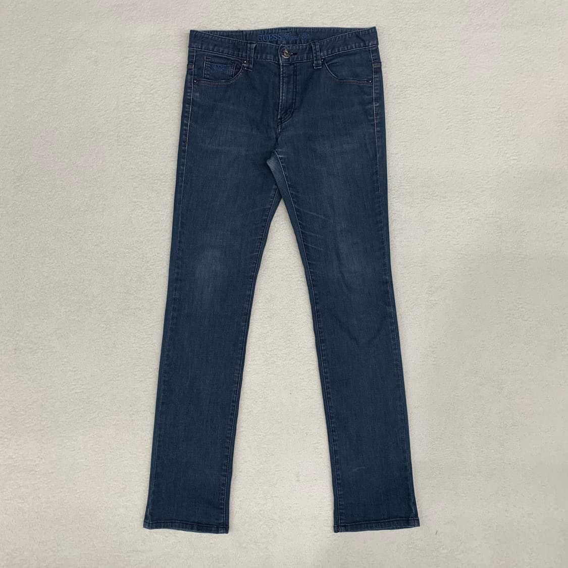 [35] 게스 메탈플레이트 테이퍼드핏 데님팬츠 상품이미지3