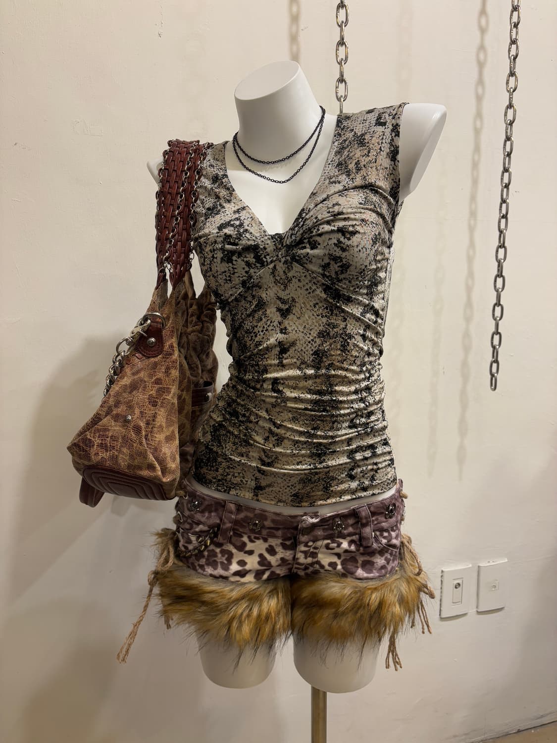 파이톤 패턴 셔링 블랙 베이지 슬리브리스 갸루 y2k 펑크 상품이미지1