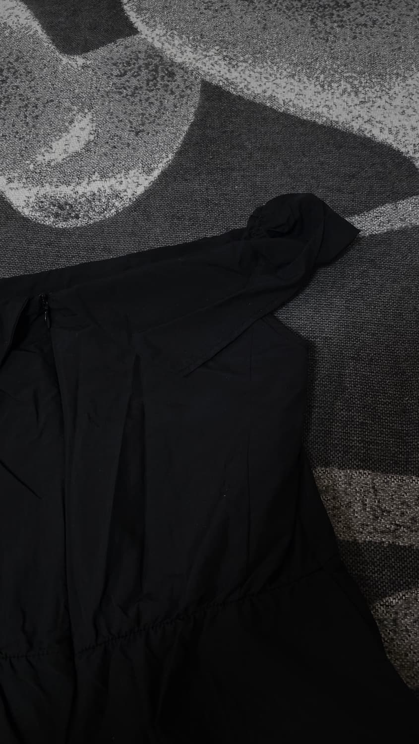 sinoon 시눈 오프숄더 핀턱 블라우스 블랙 상품이미지6