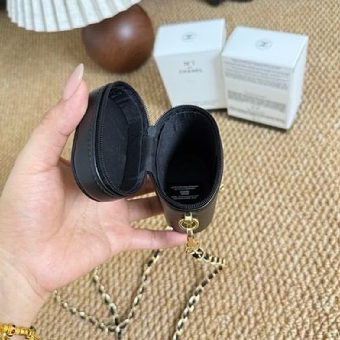  샤넬뷰티 블랙 컬러 립스틱 케이스 체인백 상품이미지7