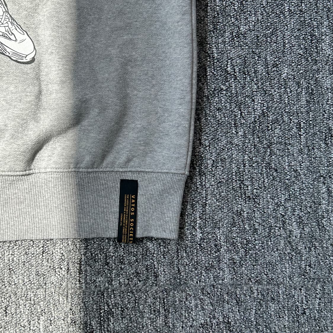 시티그마X허클베리피 분신 굿즈 그레이 맨투맨 상품이미지7