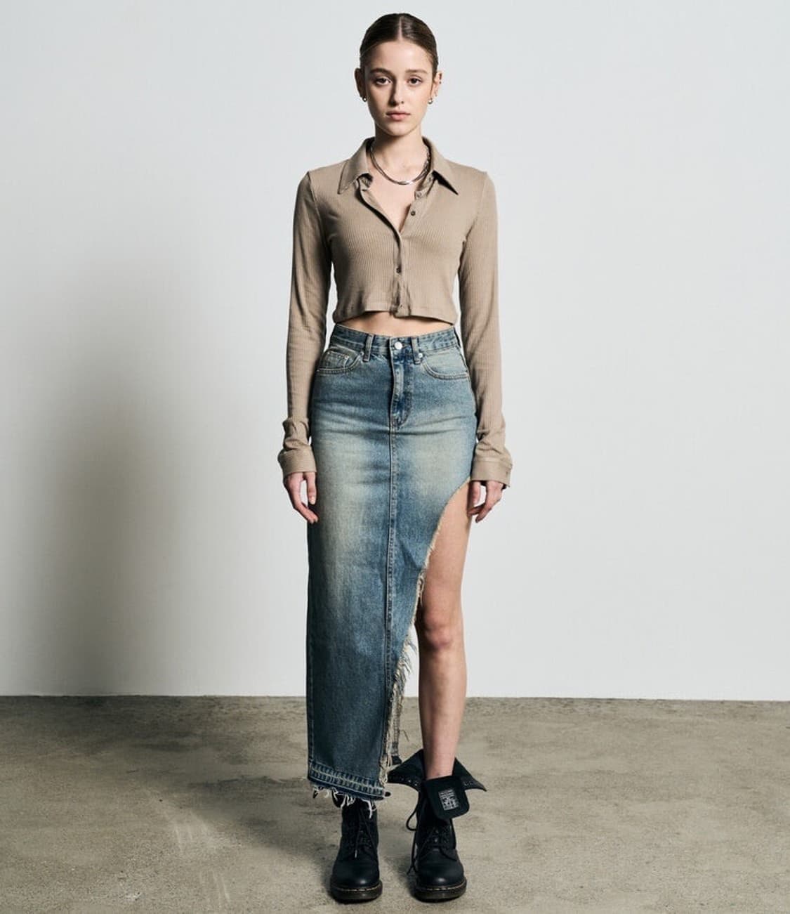 보헤미안서울 데님 스커트 CURVED CUTTING DENIM SKIR 상품이미지1