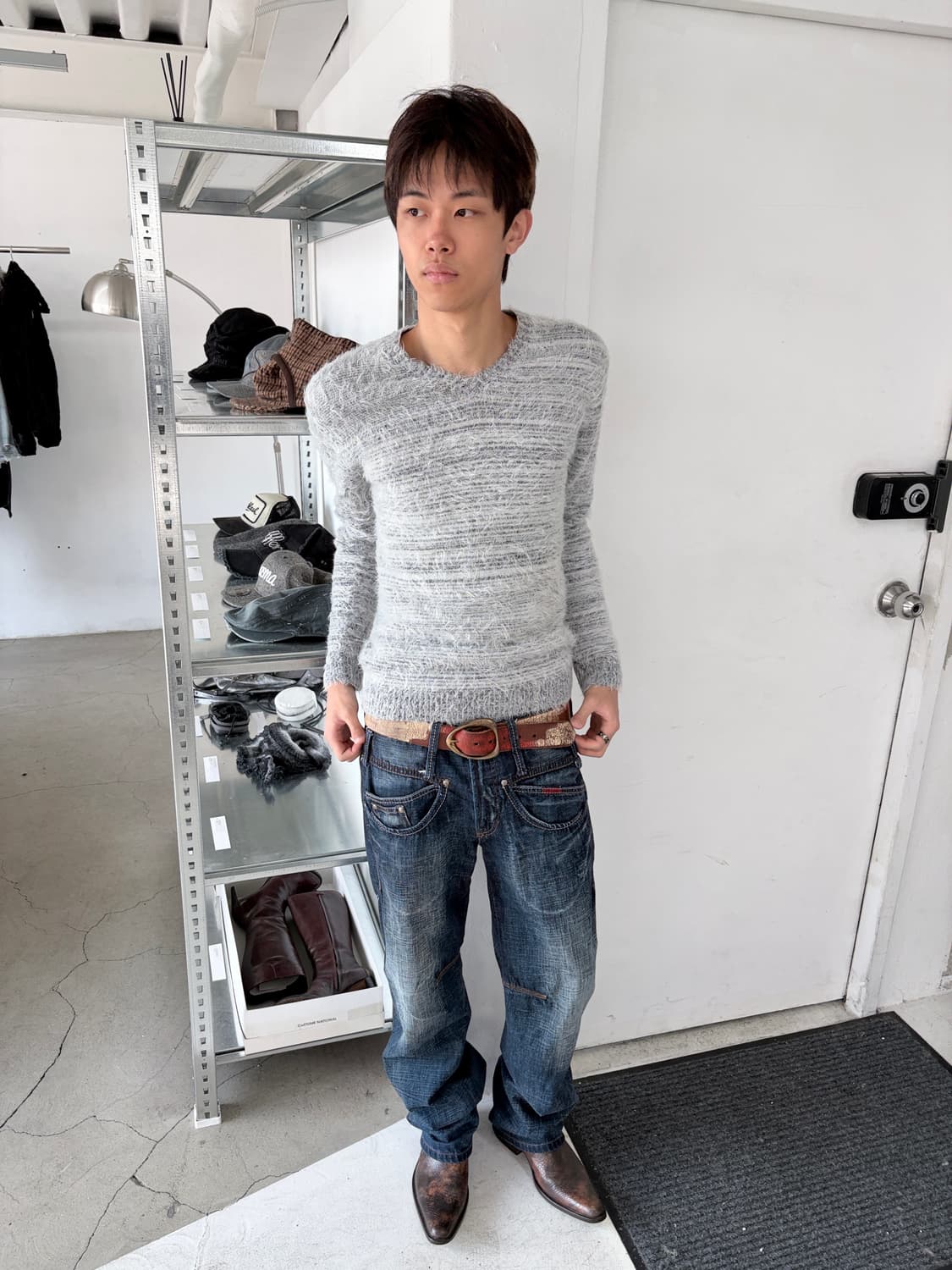 토네이도 마트 스트라이프 브이넥 니트 상품이미지4