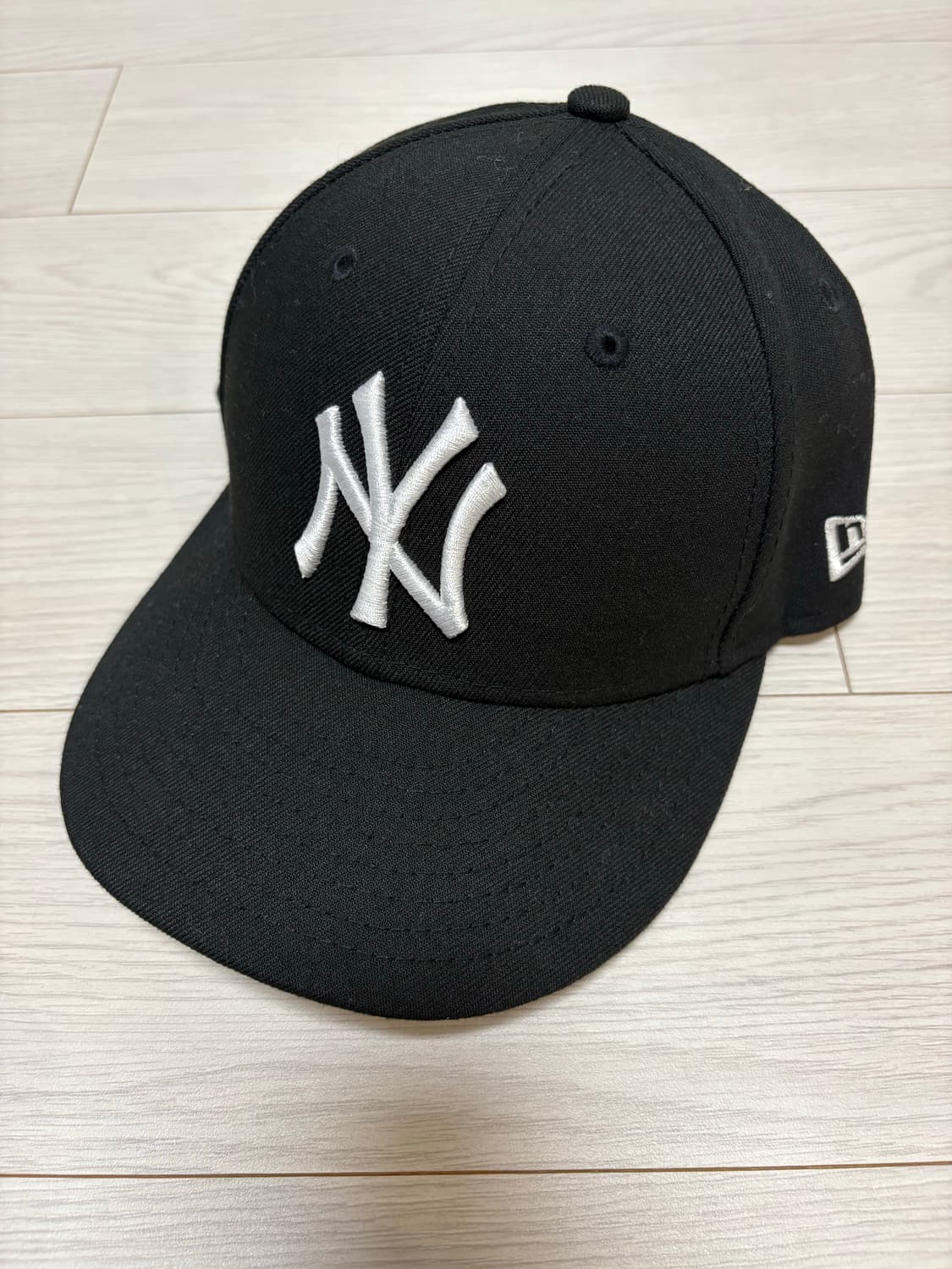 뉴에라 뉴욕양키스 블랙 로우프로파일 7 3/8 (58.7cm) 상품이미지1