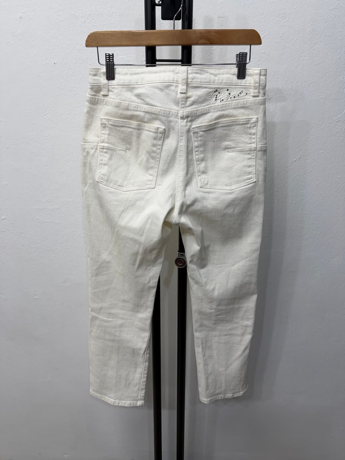 정품) 타임 한섬 20ss 화이트 큐빅로고 데님 팬츠 64(28-29) 상품이미지4