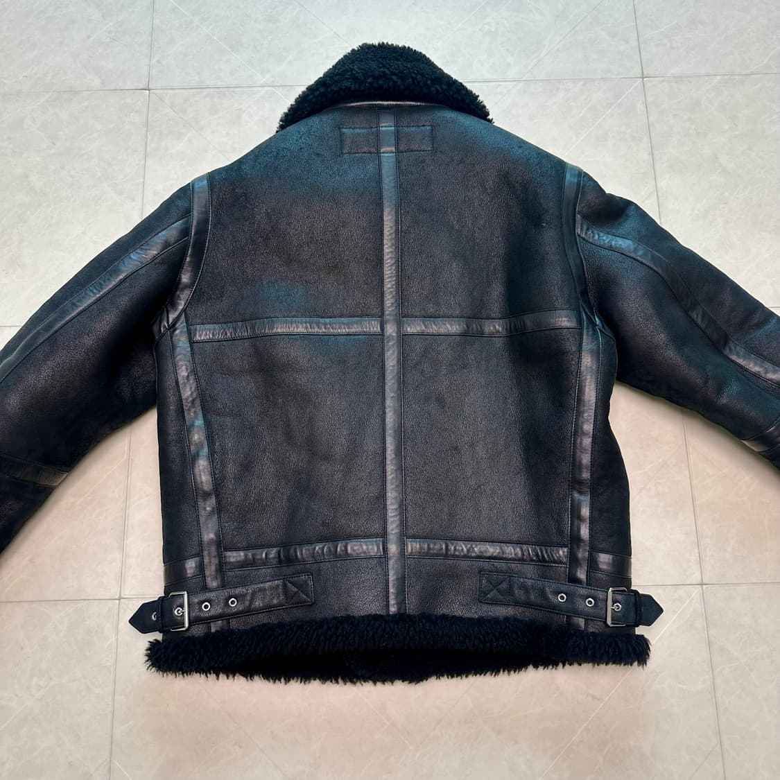 아크네스튜디오 남성무스탕 52사이즈 상품이미지3