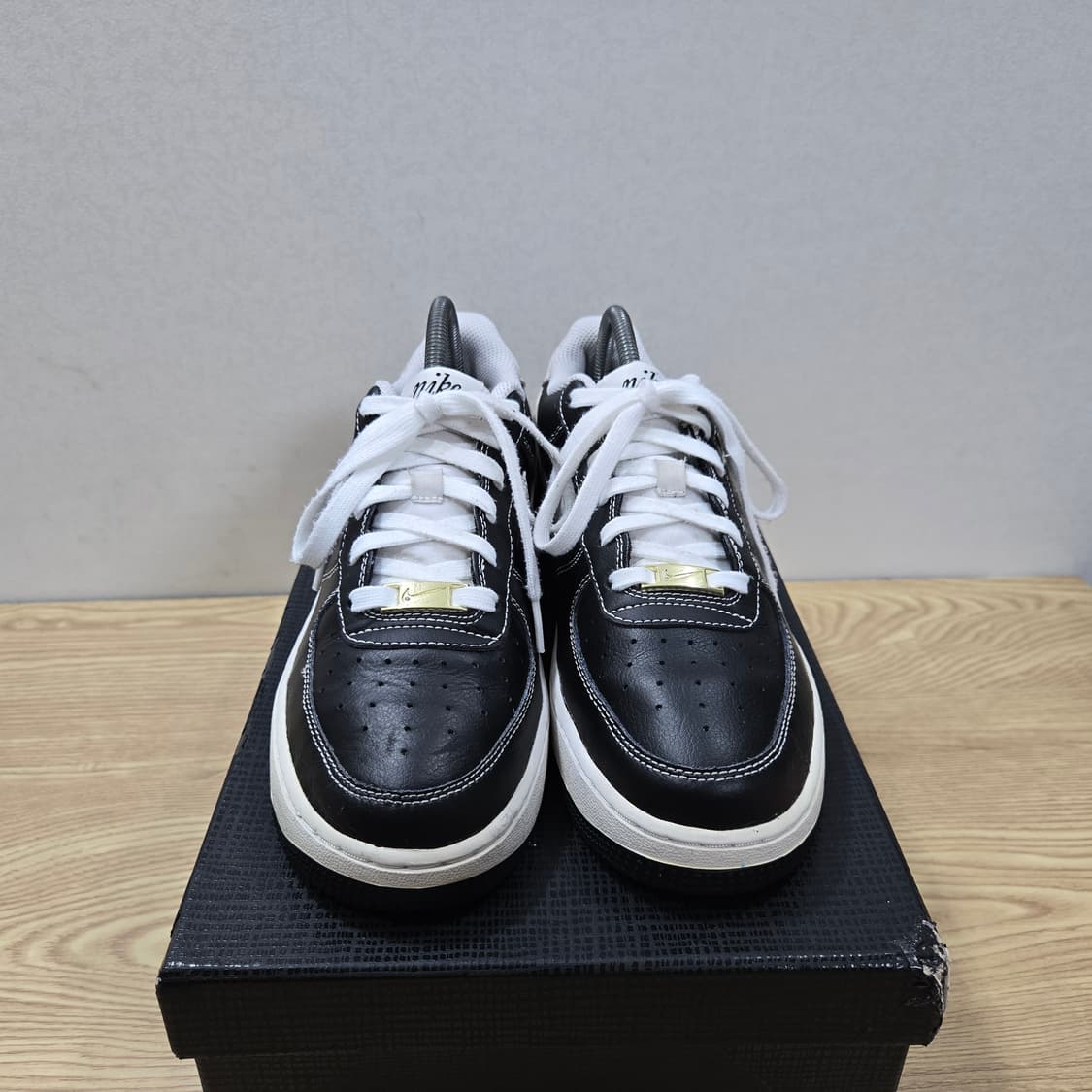 246 나이키 에어포스1 로우 블랙 화이트 상품이미지2