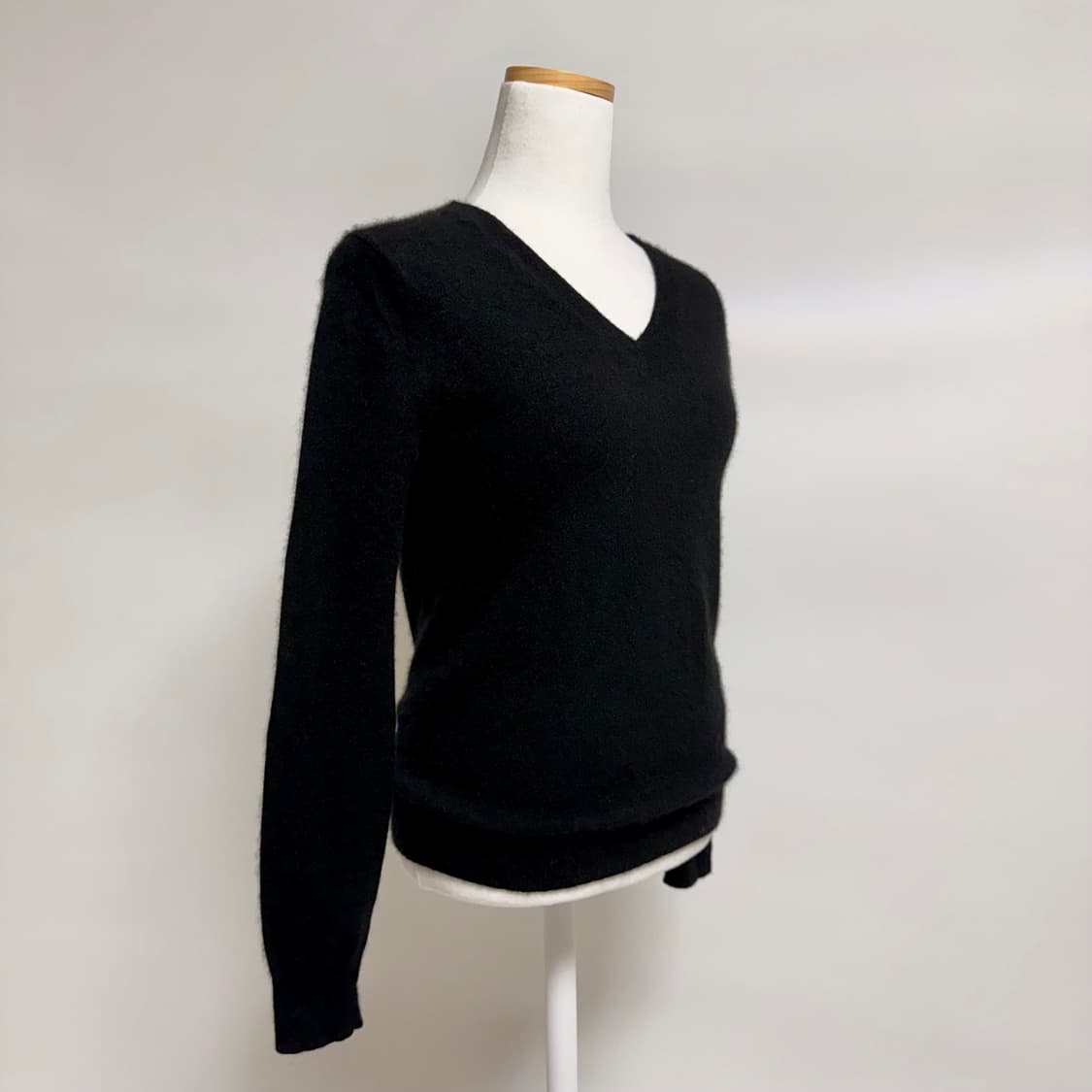 [캐시미어 100%] 유니클로 블랙 브이넥 니트 S 상품이미지2