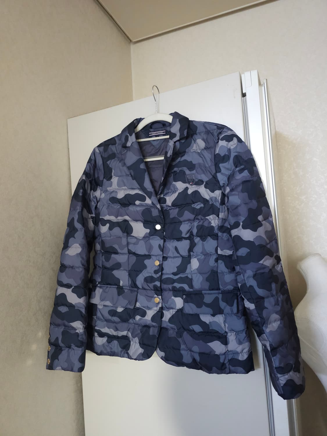 타미힐피거 카모 다운 패딩 자켓 상품이미지1