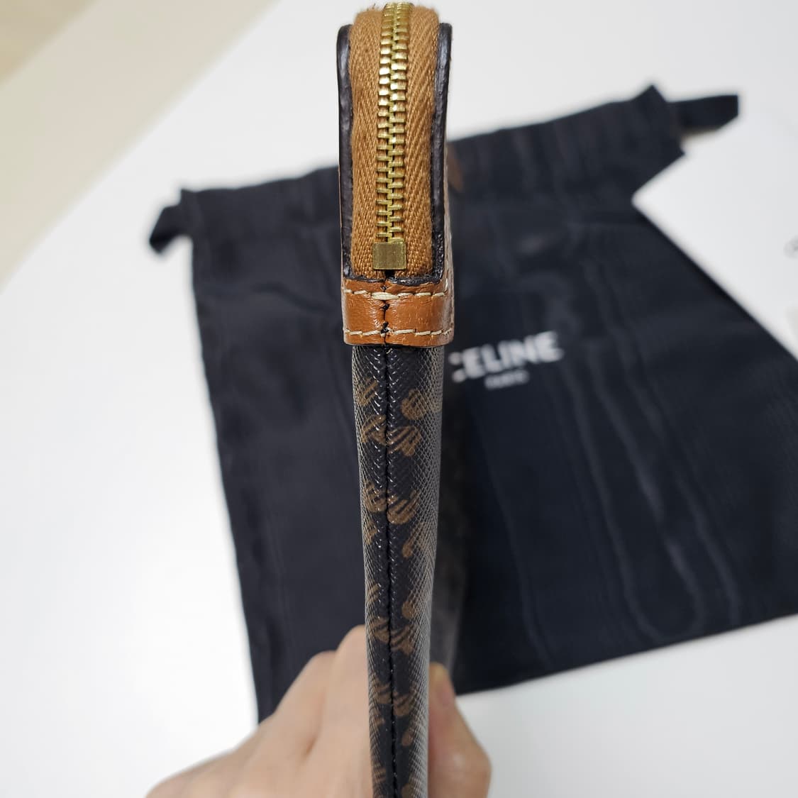 셀린느 트리오페 스몰 클러치 (정품) 상품이미지3