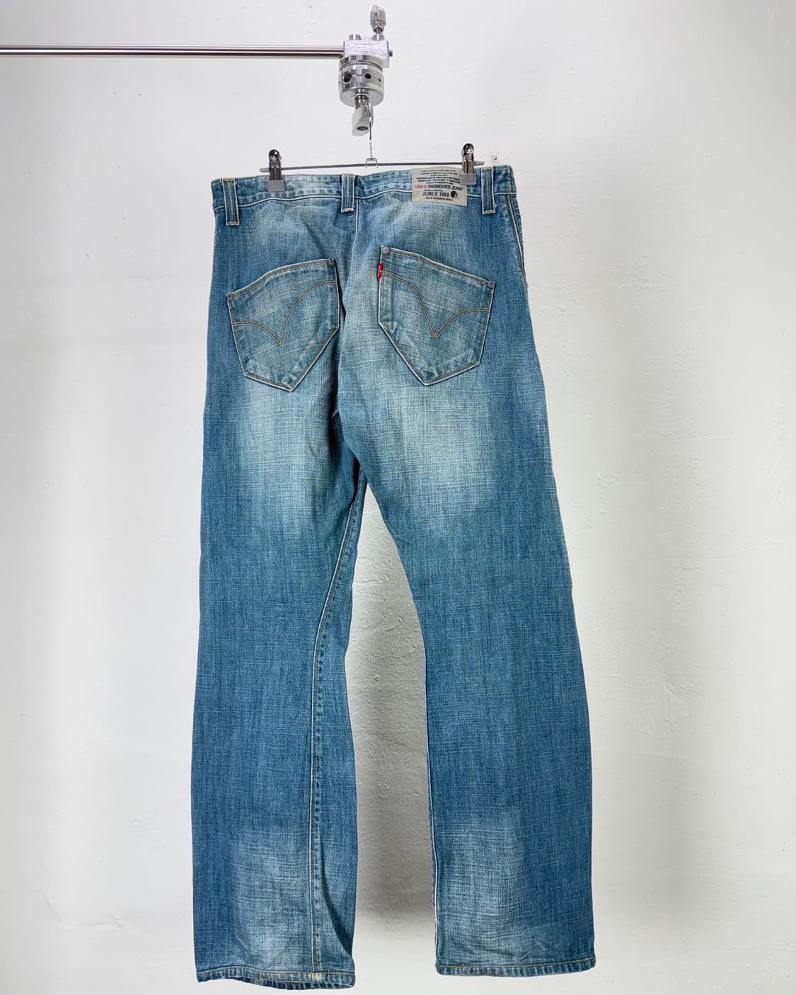 리바이스 엔지니어드 레그 트위스트 블루 데님 팬츠 상품이미지6