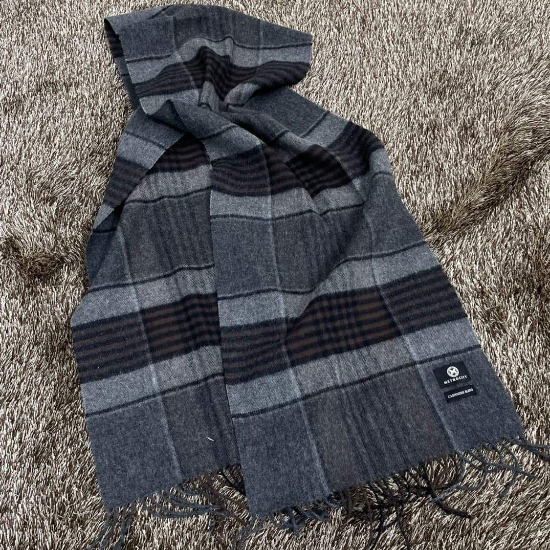 메트로시티 METROCITY 다크그레이 체크 캐시미어 혼방 머플러 목도리 상품이미지4